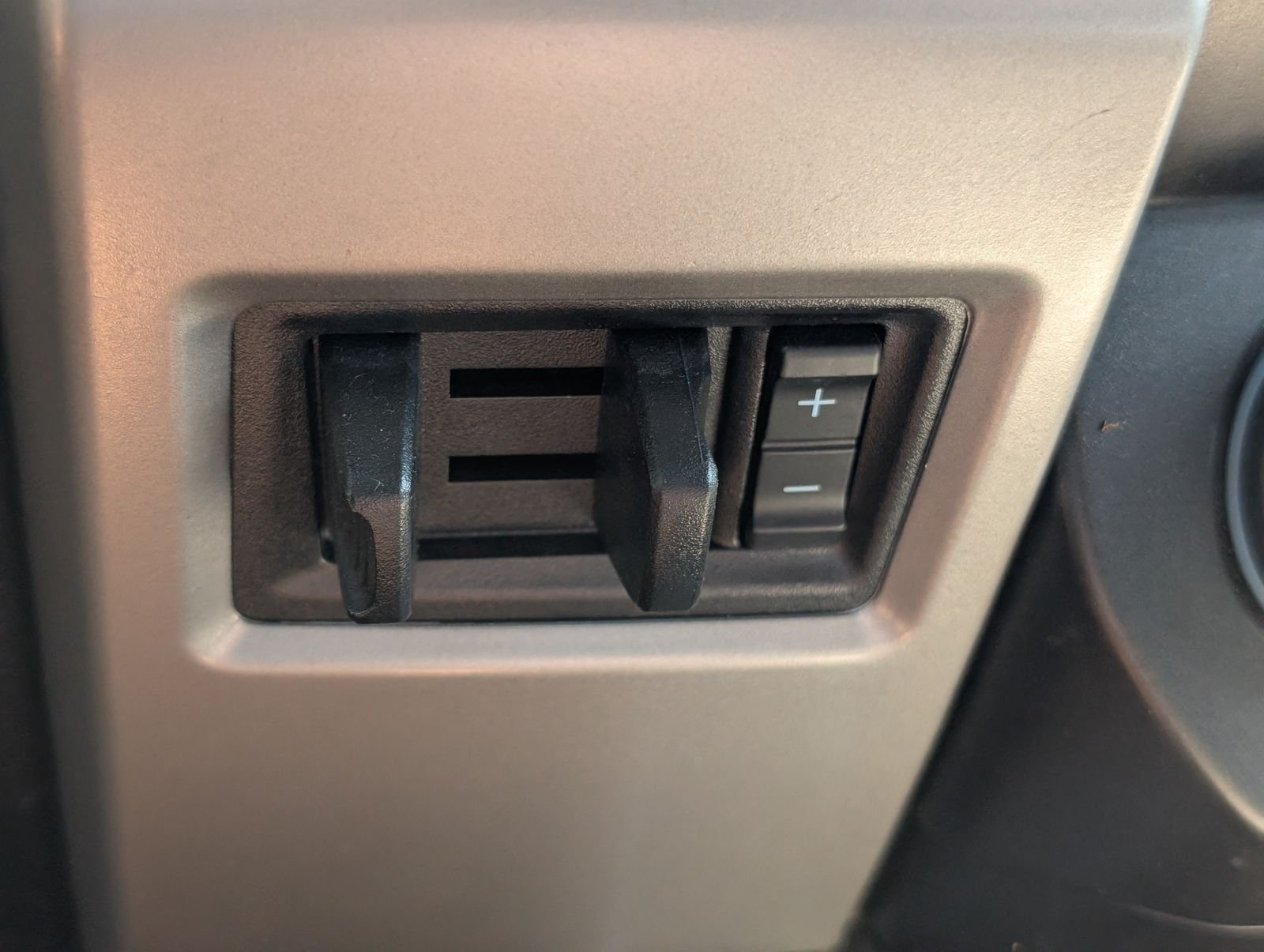 Used 2020 Ford F250 Lariat w/ Lariat Value Package AWD/4WD image 24