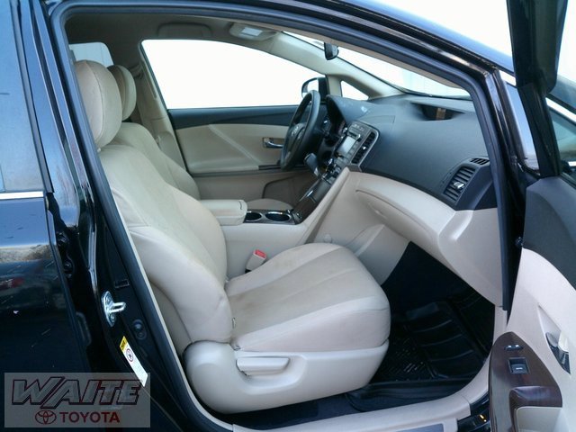 Used 2015 Toyota Venza LE image 22