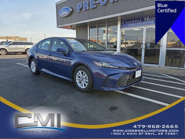 Used 2025 Toyota Camry LE image 1