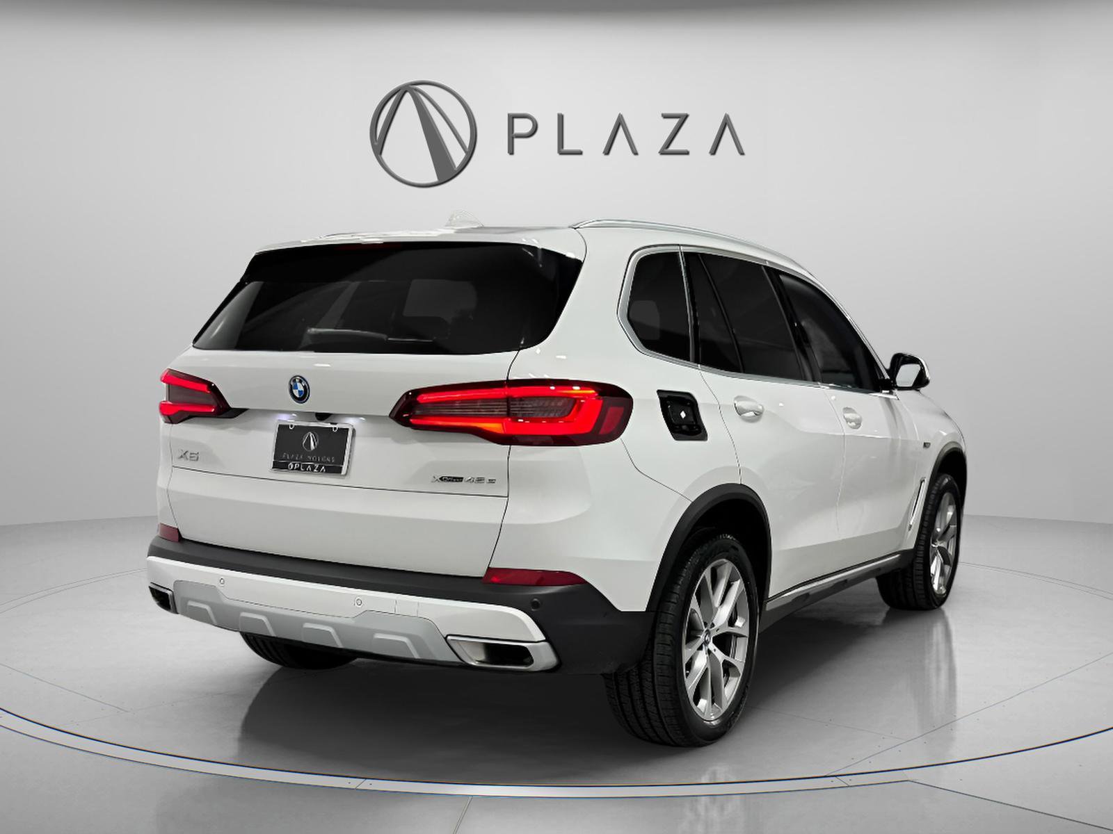 Certified 2023 BMW X5 xDrive45e w/ Climate Comfort Package image 6