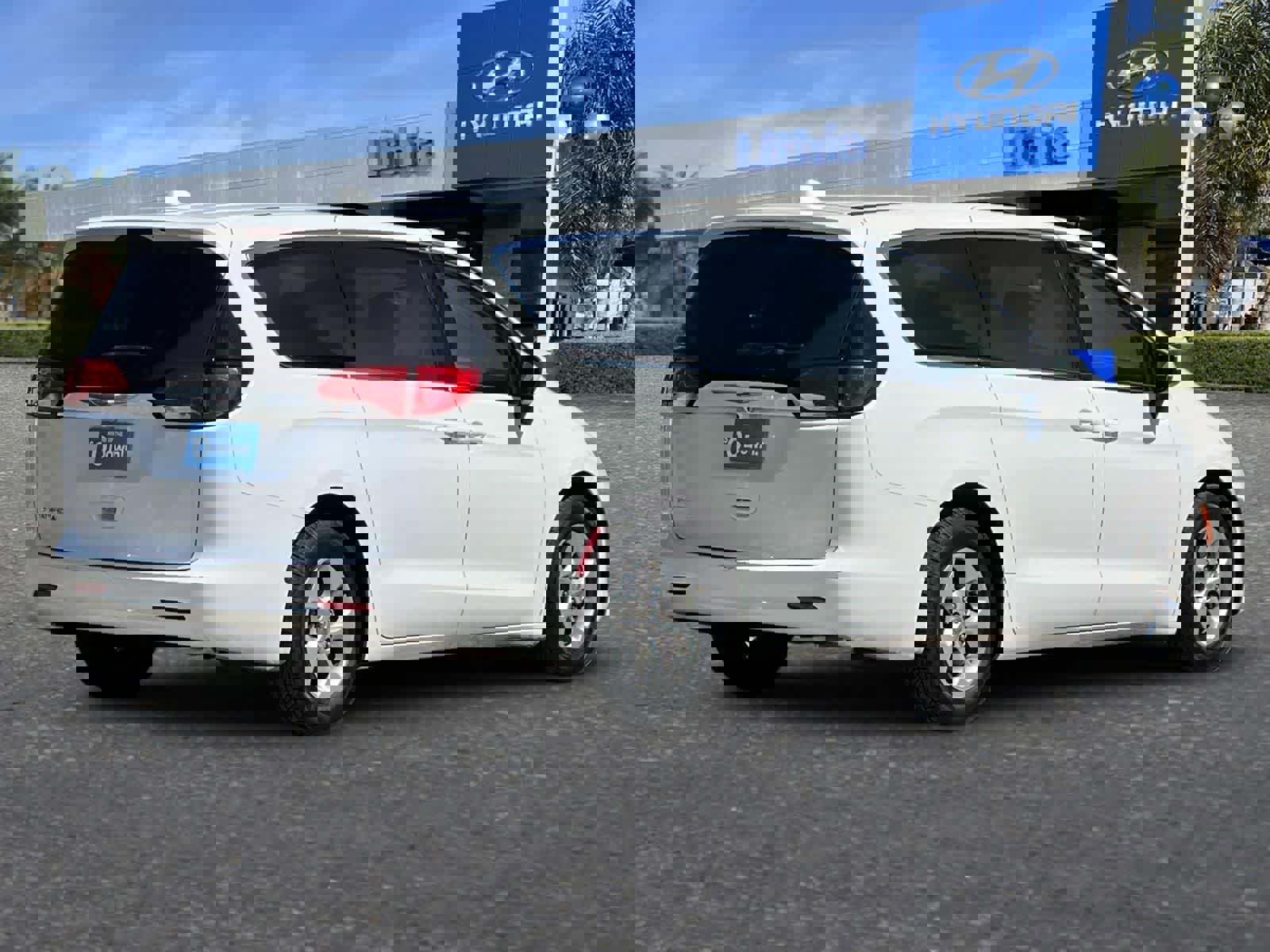 Used 2017 Chrysler Pacifica LX w/ Tire & Wheel Group image 3