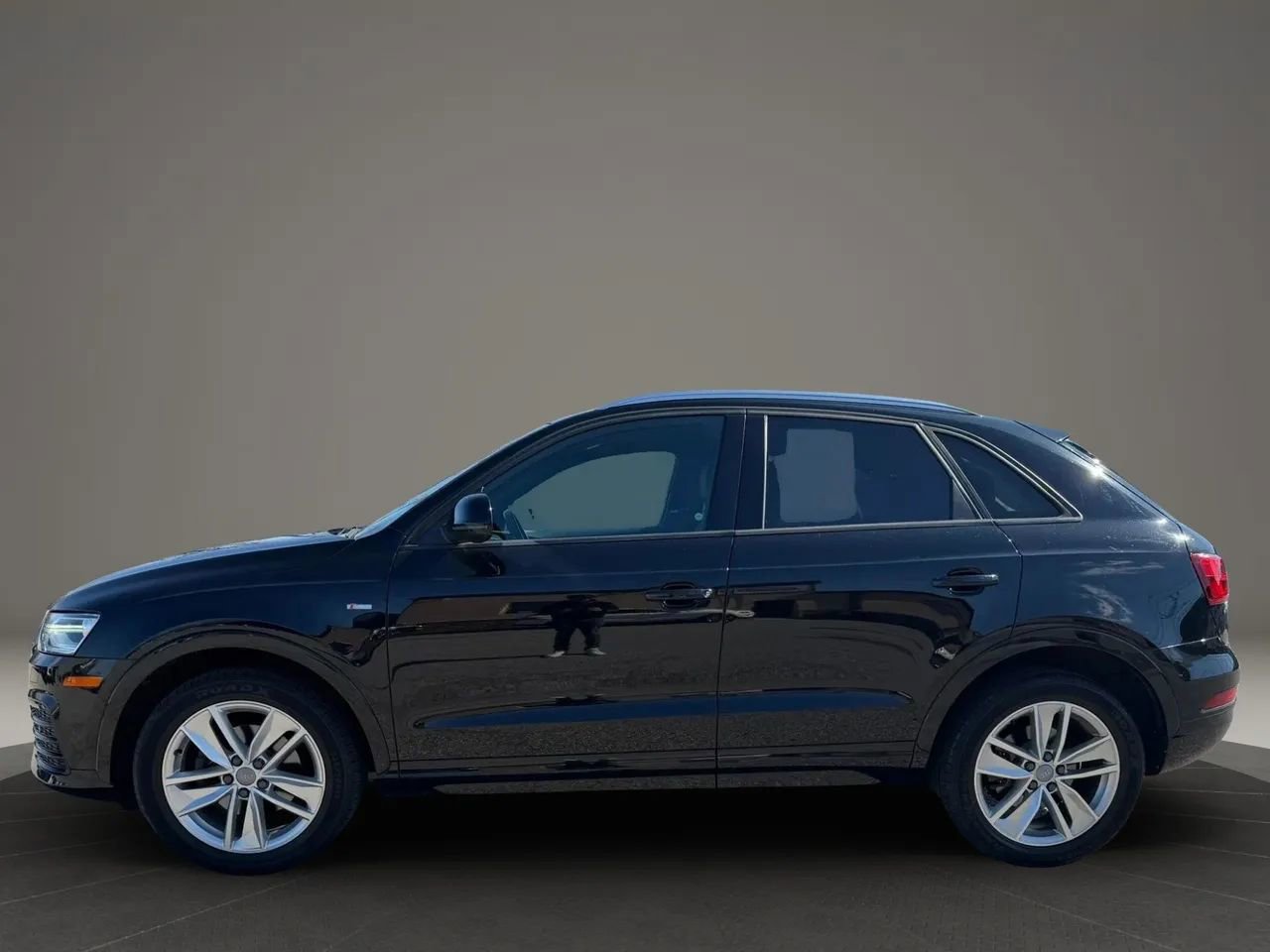 Used 2018 Audi Q3 2.0T Premium AWD/4WD image 8