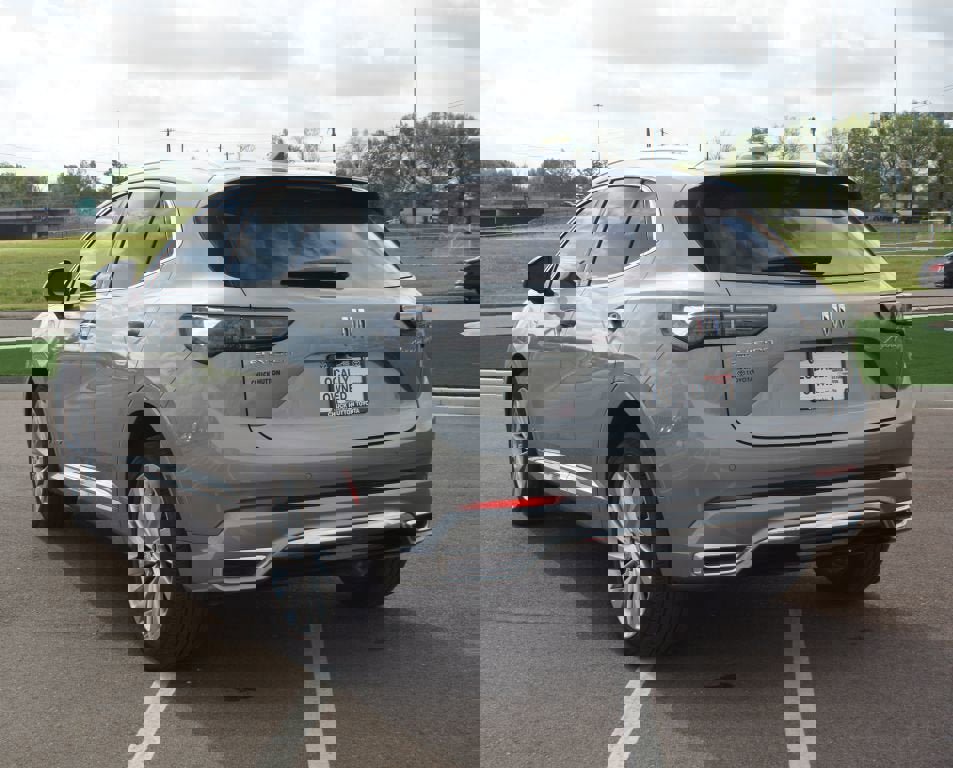 Used 2024 Buick Envision Avenir image 17