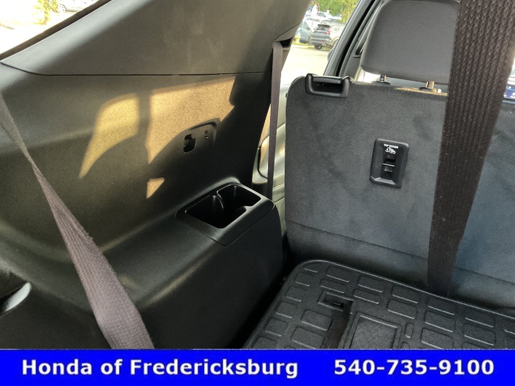 Used 2025 Chevrolet Traverse LT FWD image 23