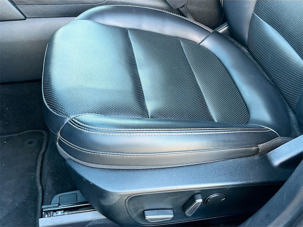 Used 2020 Ford Escape SEL image 19