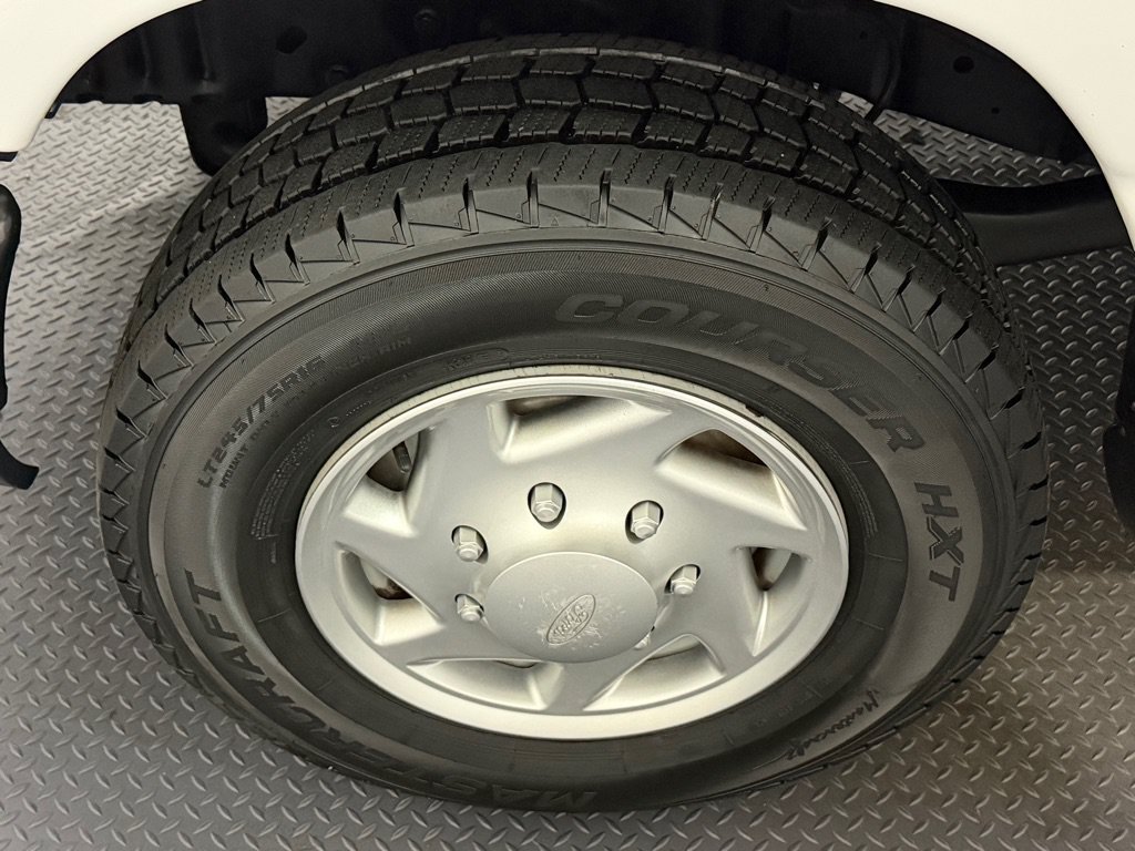 Used 2013 Ford E-350 and Econoline 350 Extended Super Duty RWD image 21