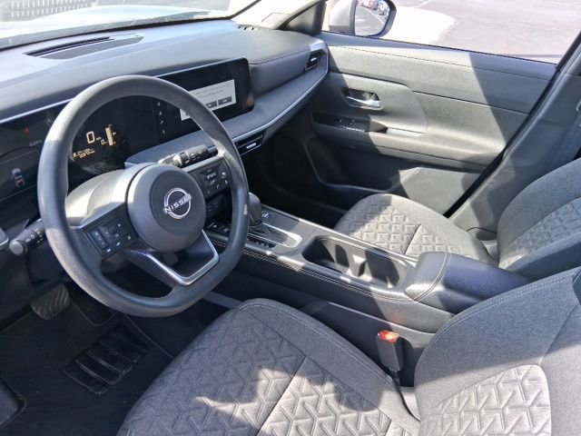 Used 2025 Nissan Kicks SV image 13