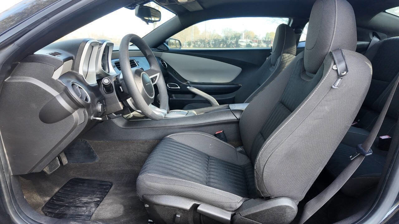 Used 2011 Chevrolet Camaro LS w/ Bluetooth Package image 11