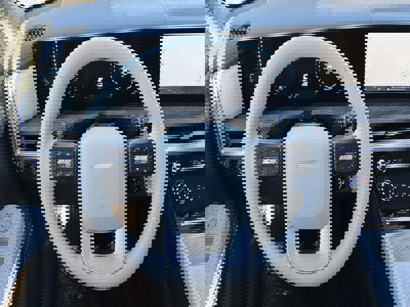 Certified 2025 Hyundai Santa Fe Limited w/ Tow & Go Package image 12