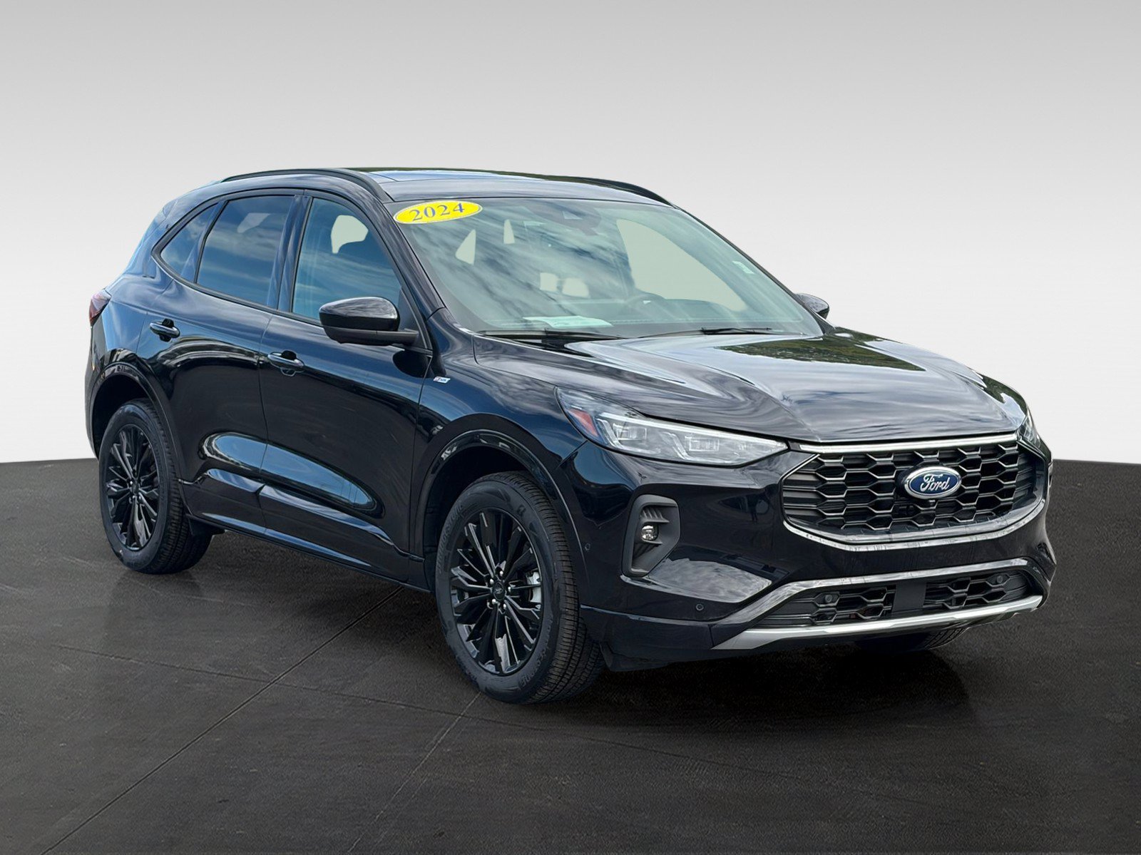 Used 2024 Ford Escape ST-Line Elite w/ Premium Technology Package AWD/4WD image 3