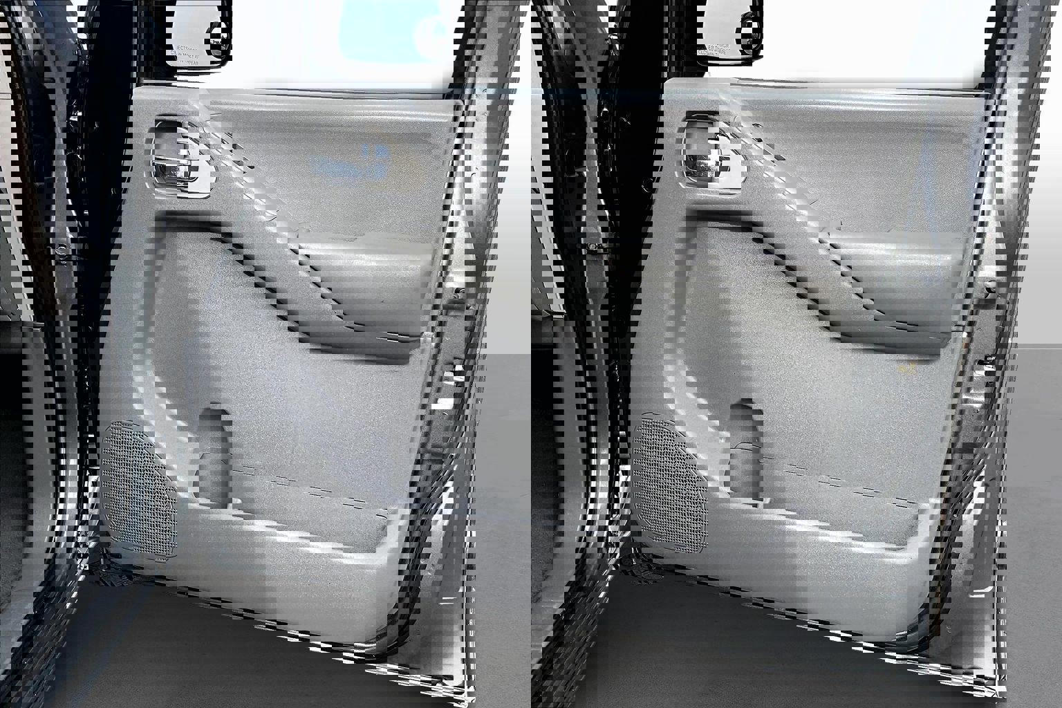 Used 2008 Nissan Frontier SE w/ SE Value Truck Pkg image 15