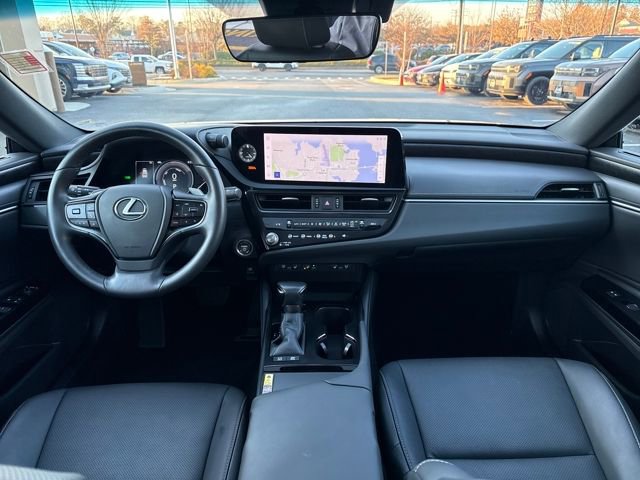 Used 2024 Lexus ES 300h w/ Premium Package image 12
