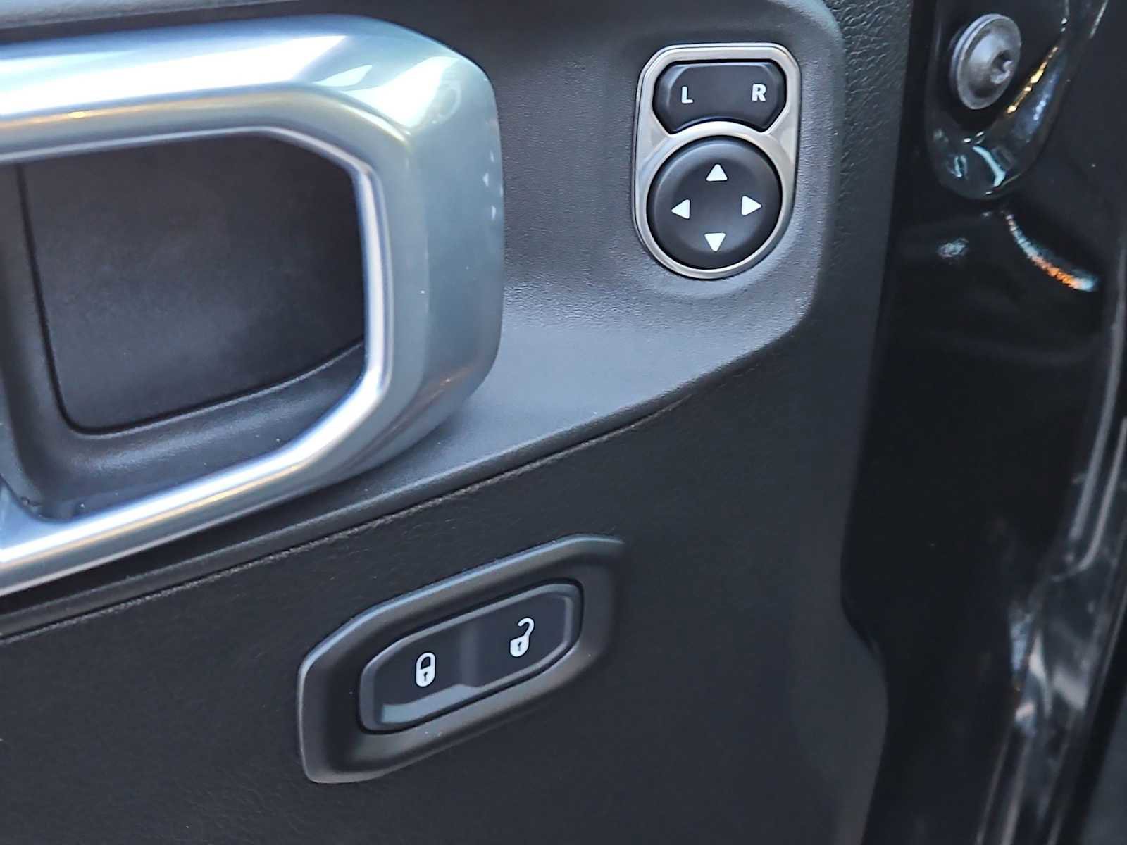 Used 2021 Jeep Wrangler Unlimited Islander image 22