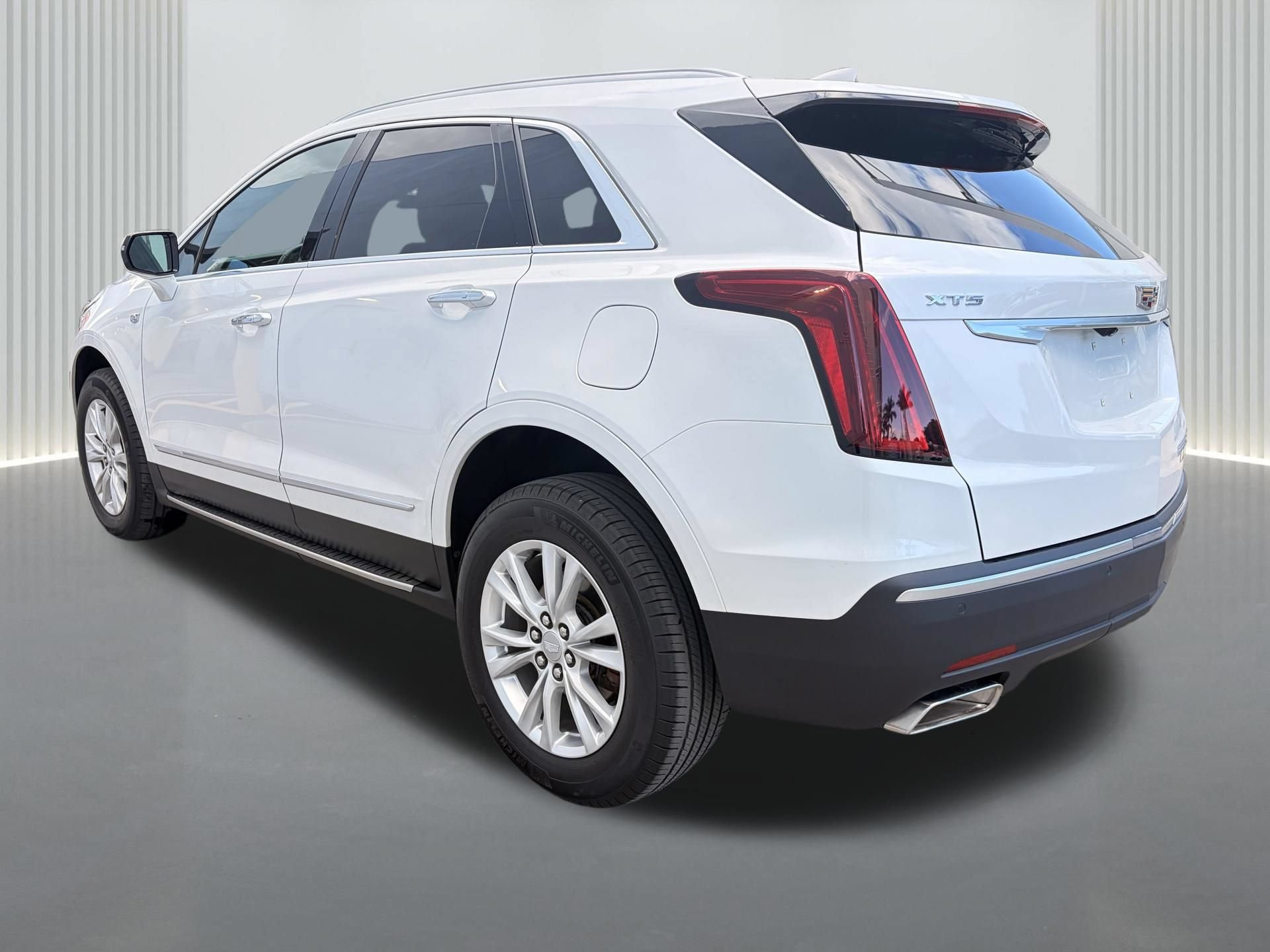Used 2022 Cadillac XT5 Luxury FWD image 3