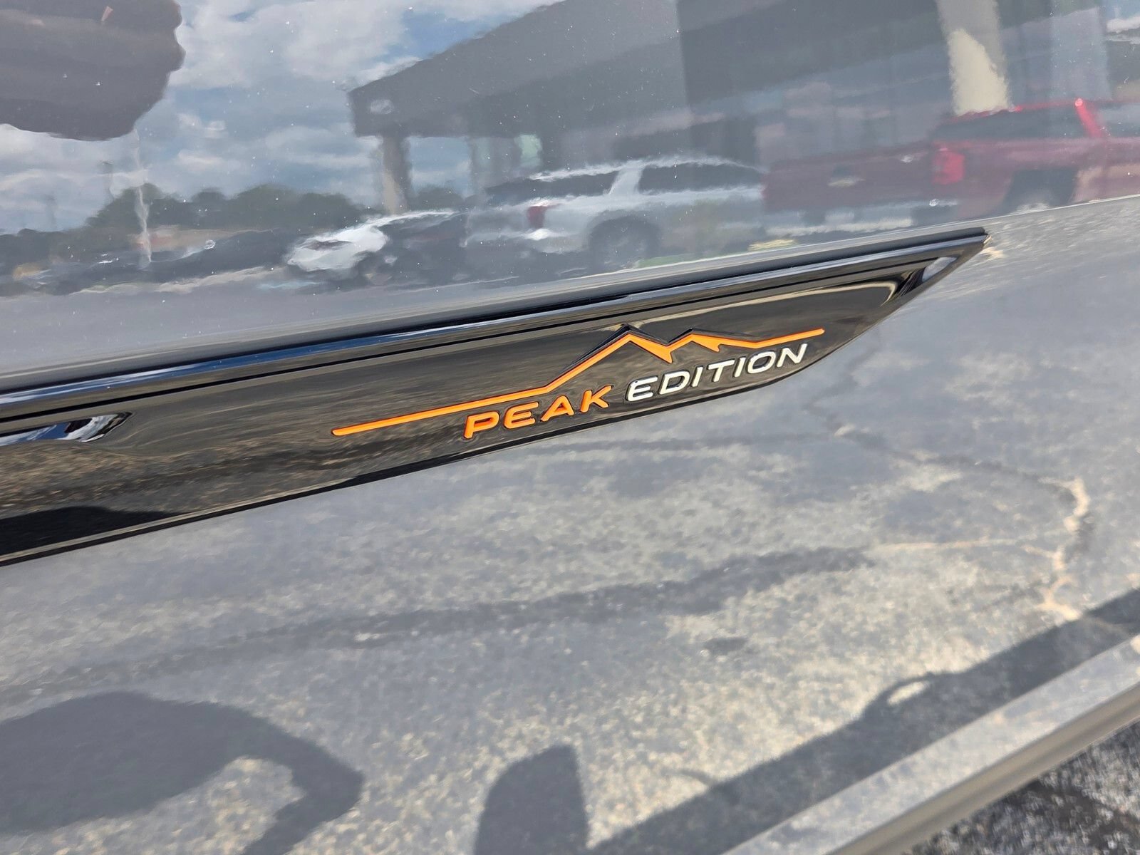 Used 2025 Volkswagen Atlas Peak Edition SE AWD/4WD image 19