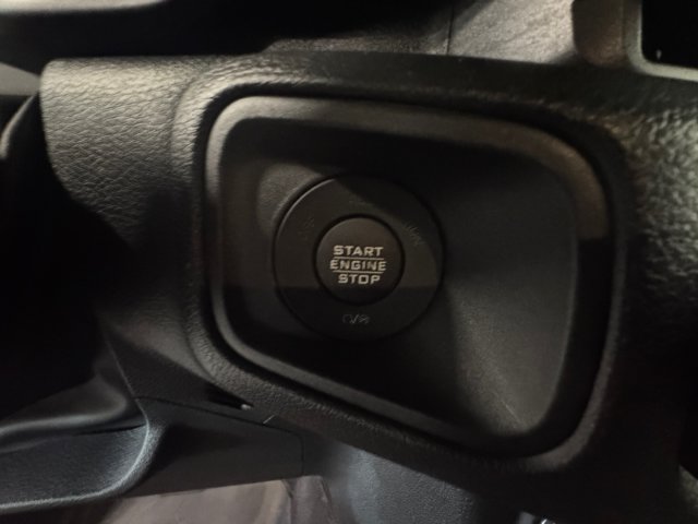 Used 2025 Jeep Gladiator Sport AWD/4WD image 22