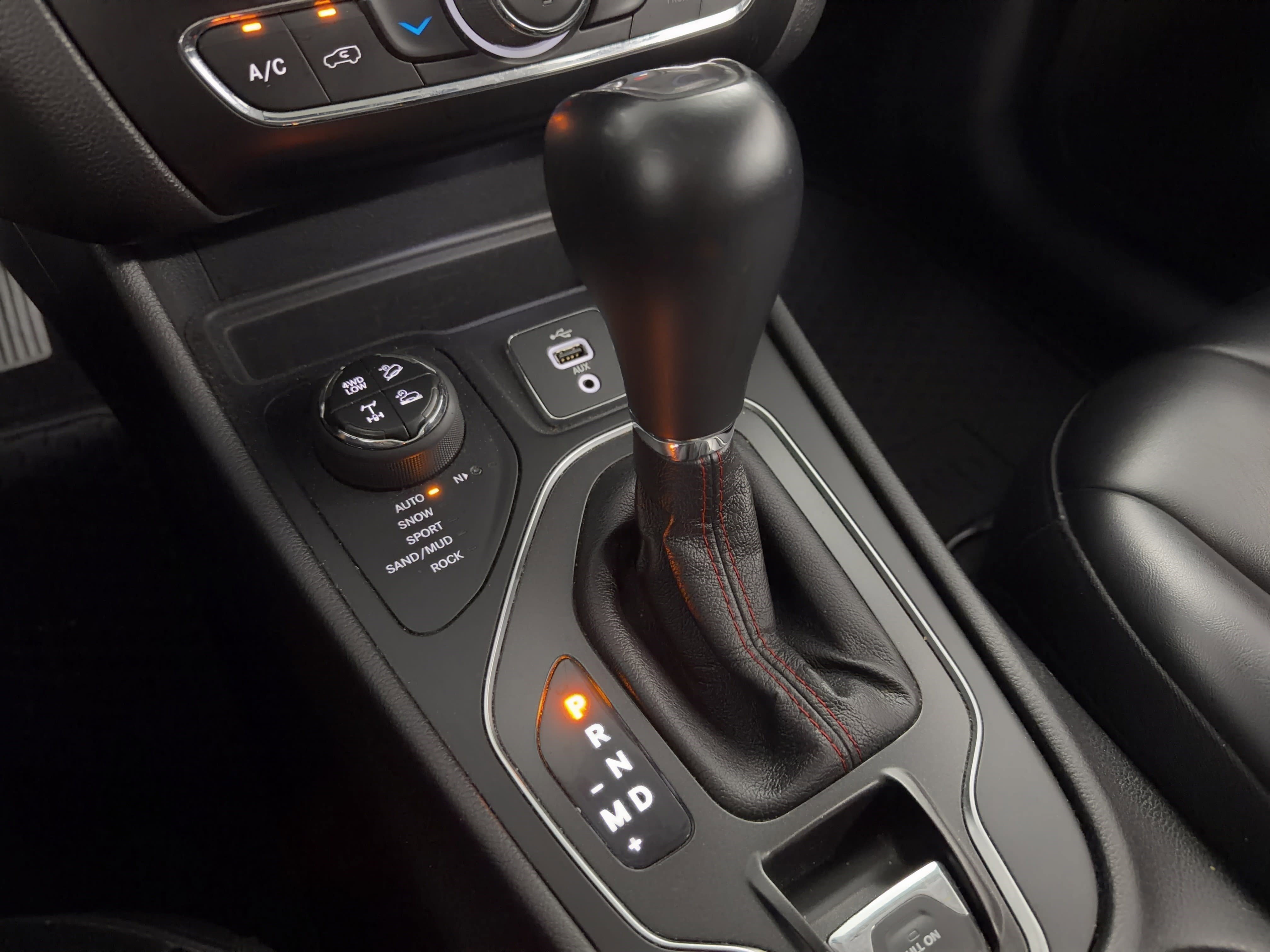 Used 2019 Jeep Cherokee Trailhawk w/ Comfort/Convenience Group AWD/4WD image 25