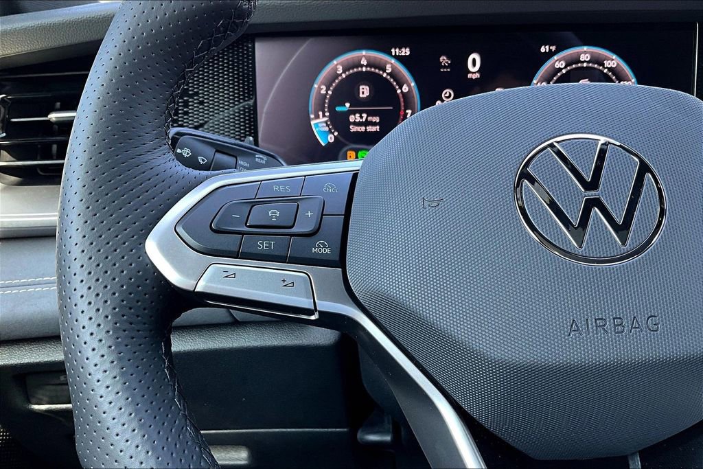 New 2026 Volkswagen Tiguan SE R-Line image 10