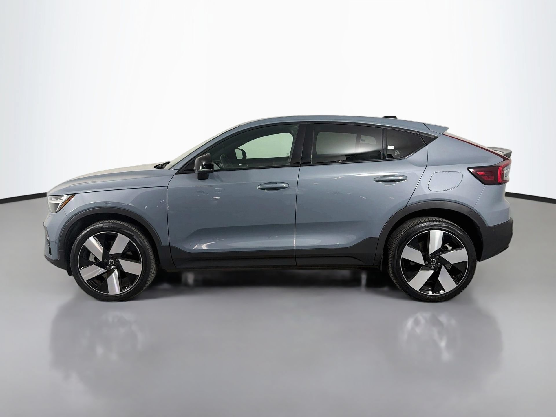 Certified 2023 Volvo C40 P8 Recharge Ultimate AWD/4WD image 9