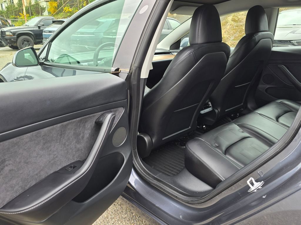 Used 2023 Tesla Model 3 Standard Range RWD image 13