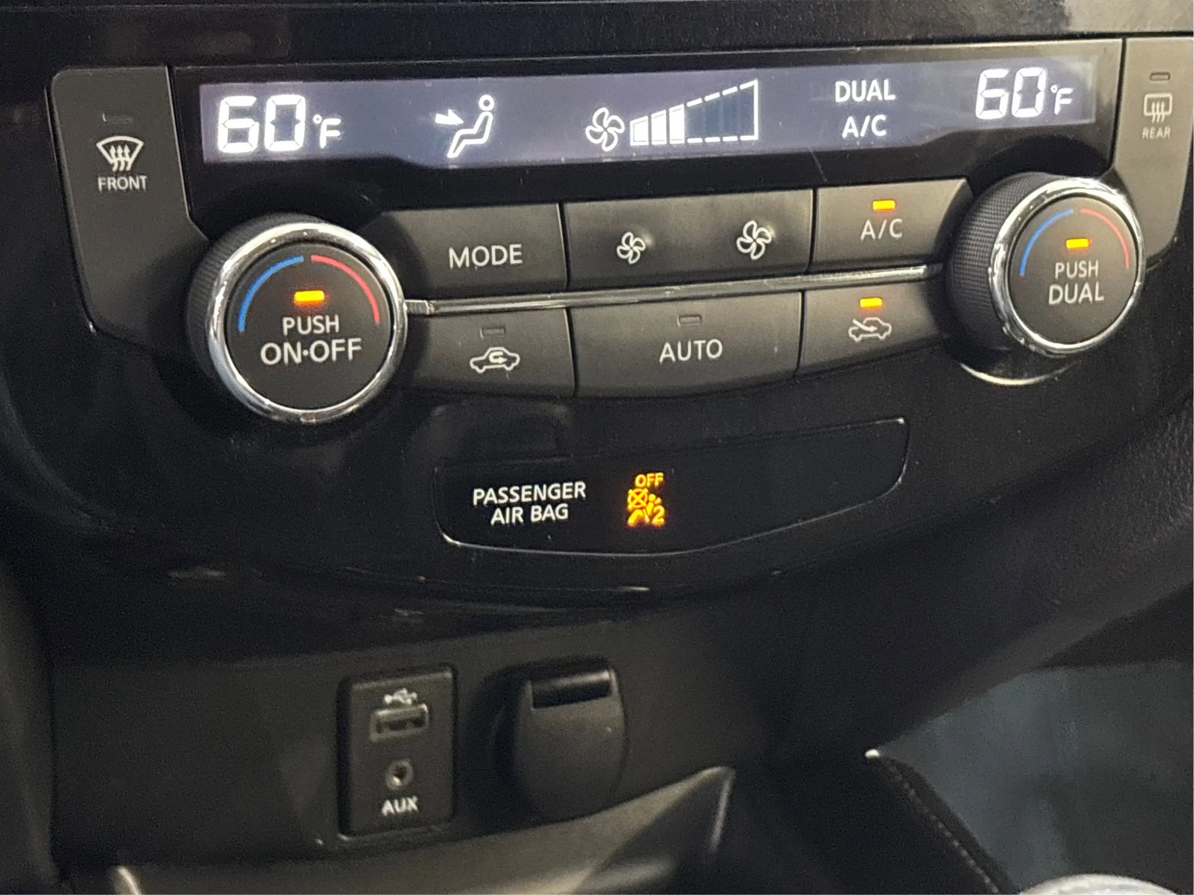 Used 2017 Nissan Rogue SL AWD/4WD image 38