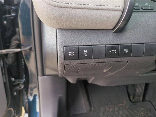Used 2018 Toyota Camry SE FWD image 10
