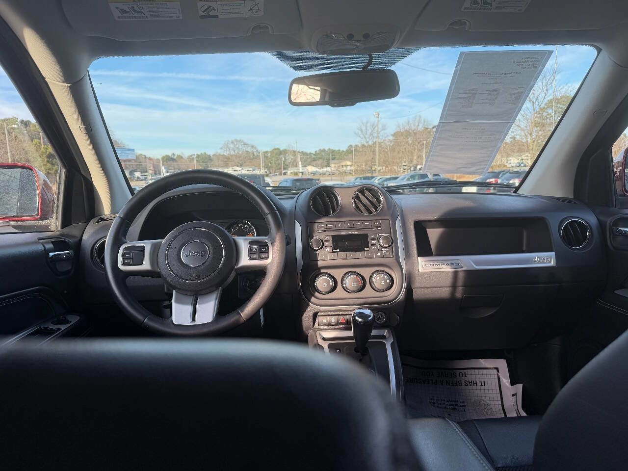 Used 2017 Jeep Compass Latitude image 18