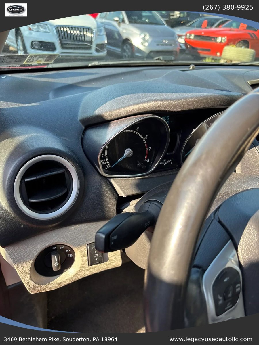 Used 2014 Ford Fiesta SE image 27