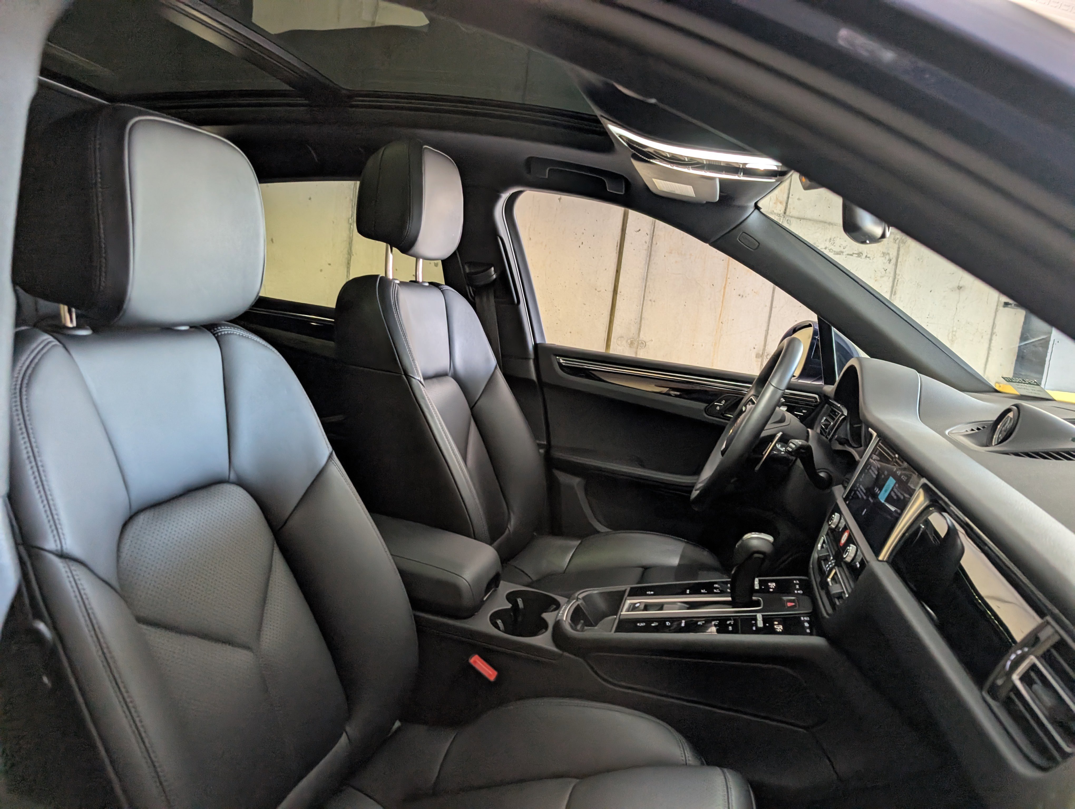 Used 2025 Porsche Macan image 20