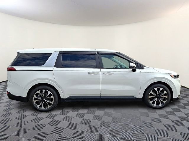 Certified 2024 Kia Carnival EX image 9