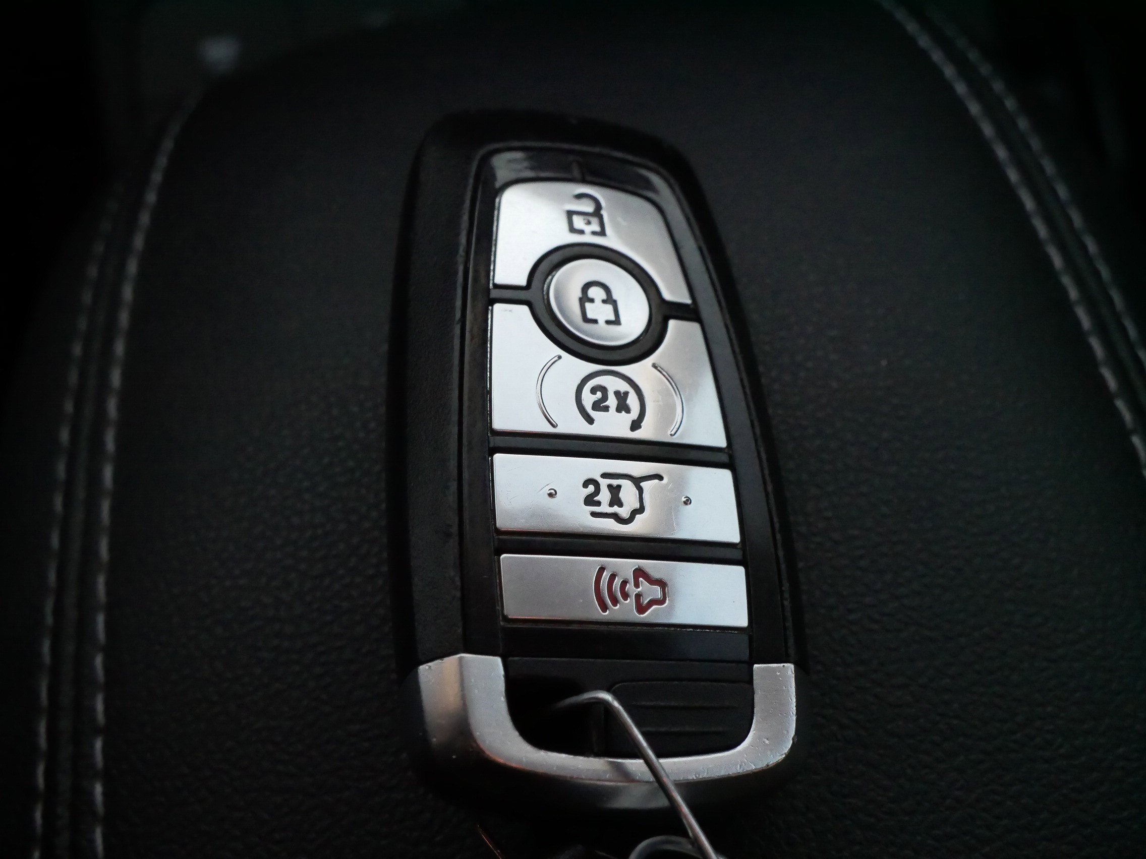 Used 2022 Ford Escape SEL image 30