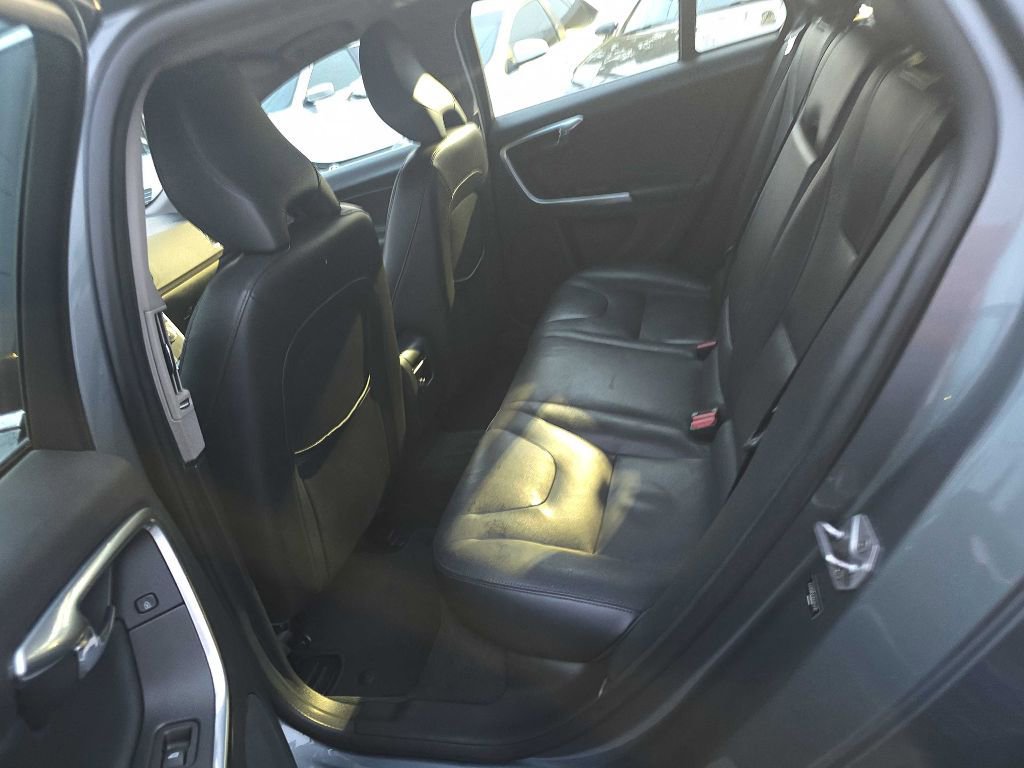 Used 2016 Volvo V60 T5 Premier w/ Convenience Package FWD image 31