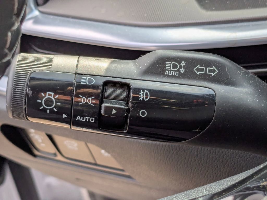 Used 2025 Kia Sorento SX image 19