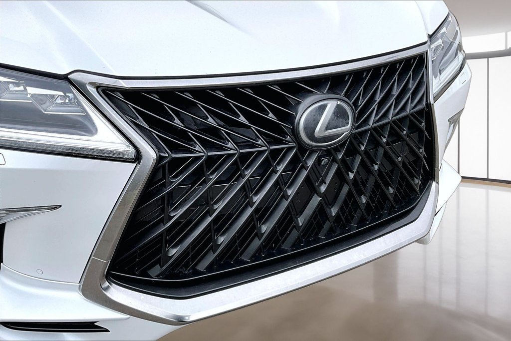 Used 2020 Lexus LX 570 4WD w/ Sport Package image 28