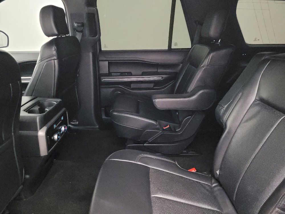 Used 2020 Ford Expedition XLT w/ Black Accent Package RWD image 18