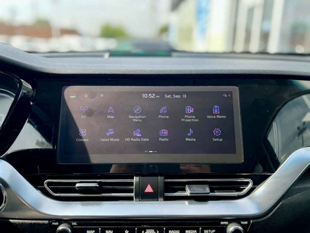 Used 2022 Kia Niro EX w/ Cold Weather Package FWD image 22
