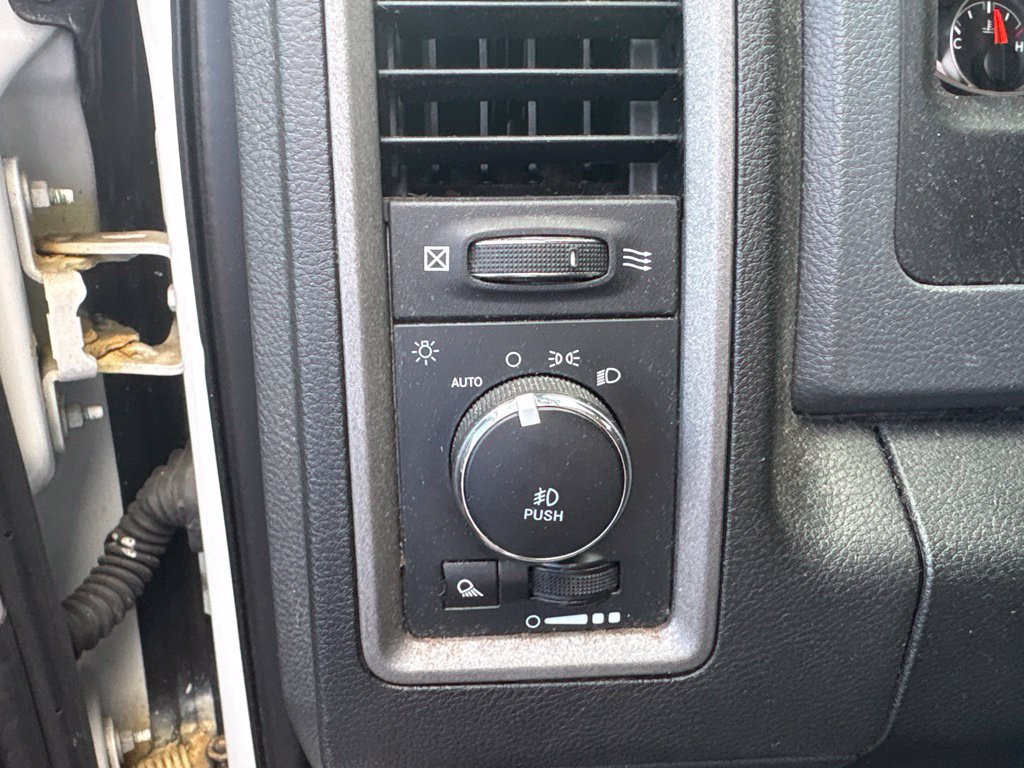 Used 2018 RAM 1500 Express w/ Express Value Package AWD/4WD image 15