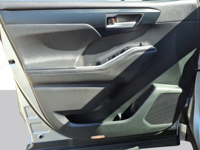 Used 2023 Toyota Highlander XLE image 10