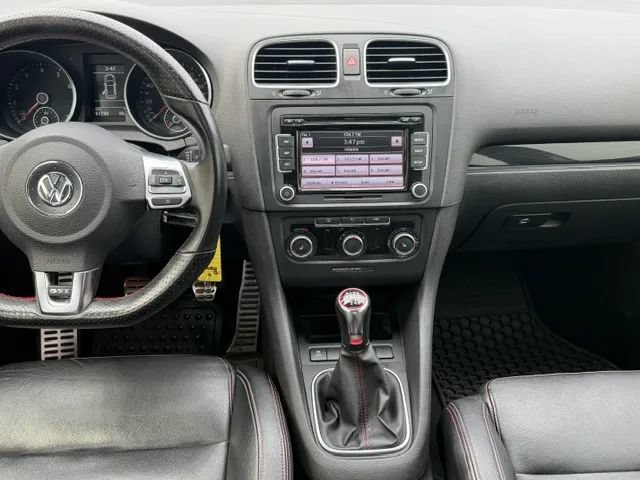 Used 2011 Volkswagen Golf 4-Door FWD image 13