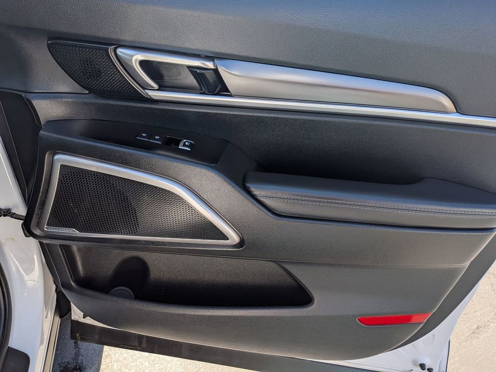 Used 2025 Kia Telluride S image 31