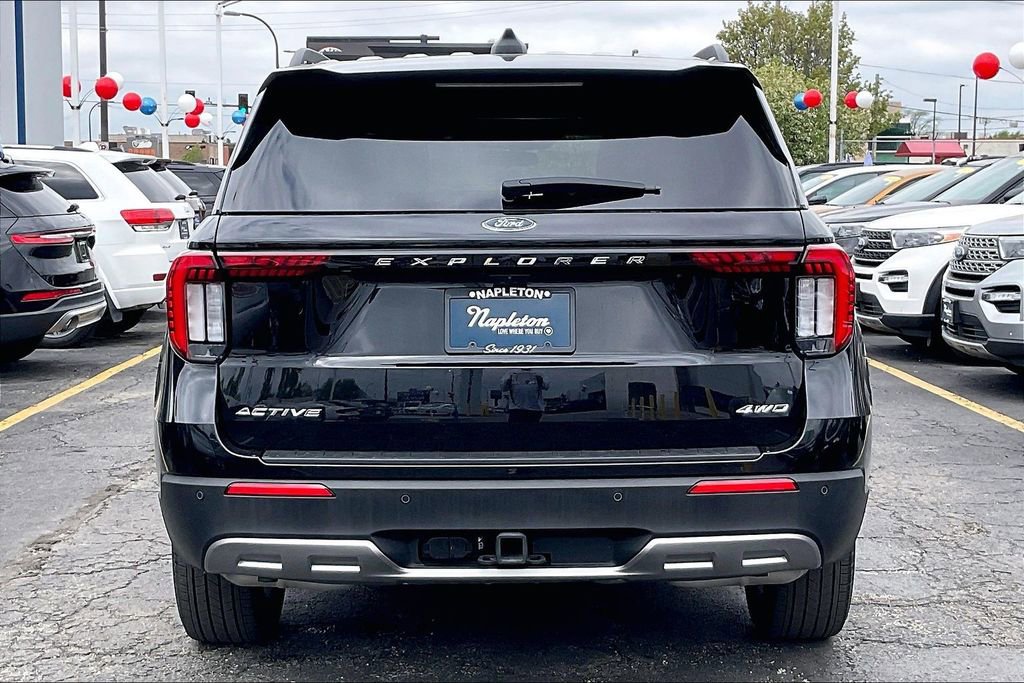 Used 2025 Ford Explorer Active w/ Active Comfort Package AWD/4WD image 3