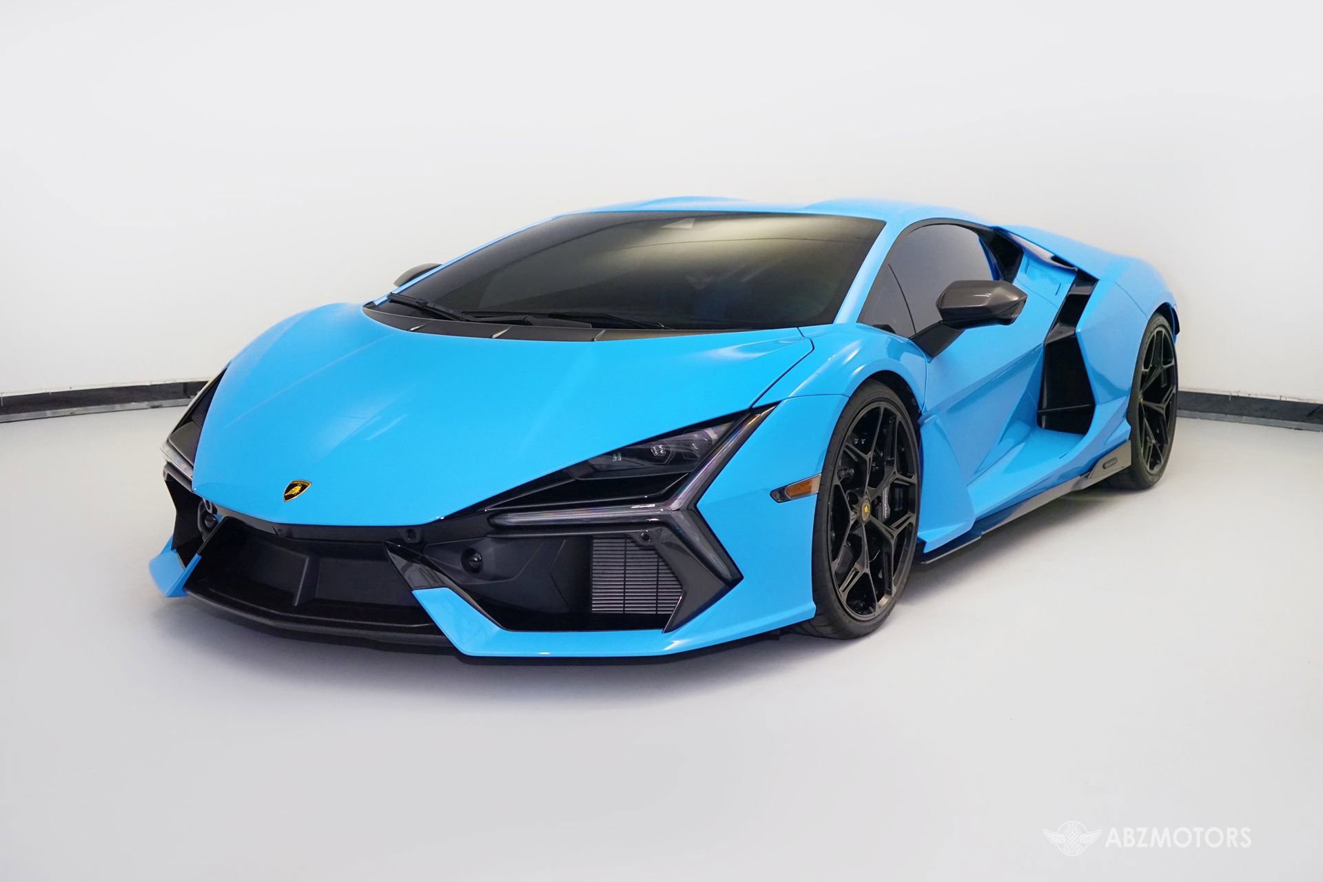 Used 2025 Lamborghini Revuelto image 2
