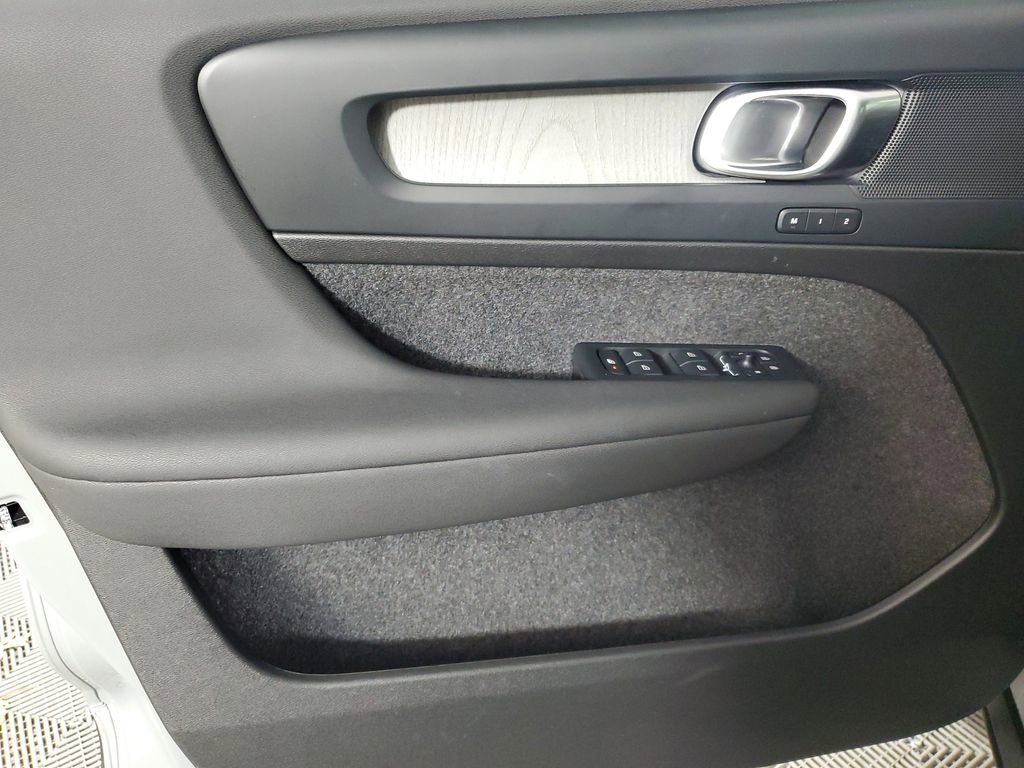 Certified 2026 Volvo XC40 B5 Core w/ Climate Package image 21