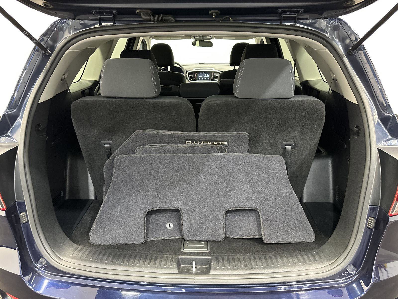 Used 2020 Kia Sorento LX image 28