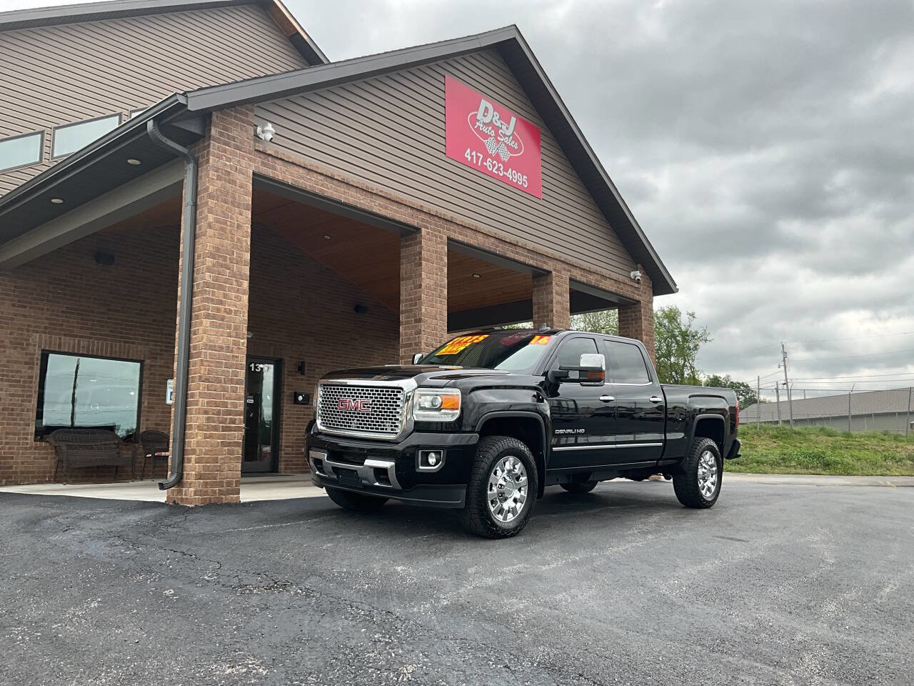 Used 2016 GMC Sierra 2500 Denali w/ Duramax Plus Package AWD/4WD image 21