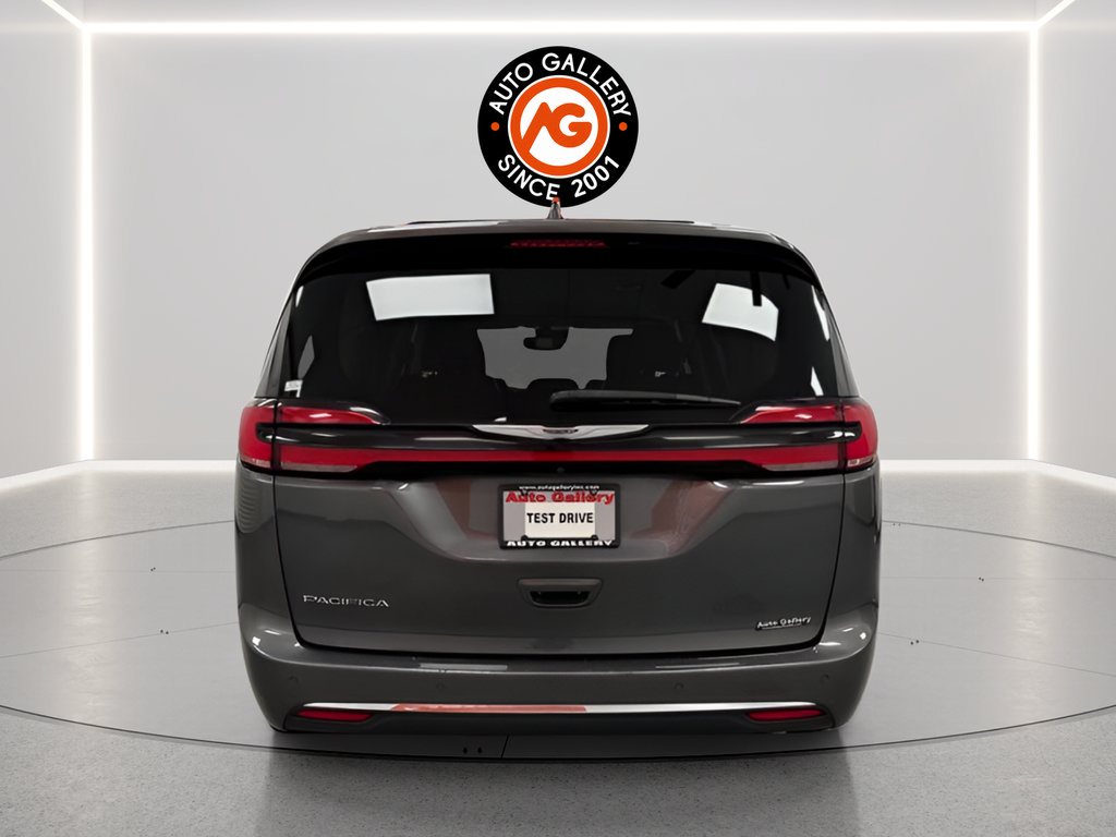 Used 2022 Chrysler Pacifica Touring-L FWD image 6