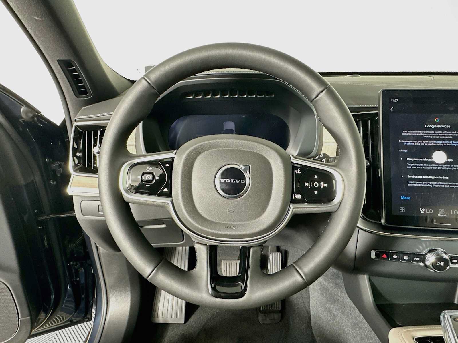 Used 2026 Volvo XC90 B5 Core AWD/4WD image 11
