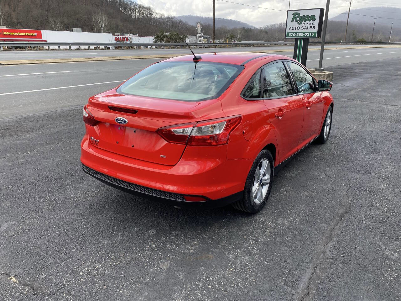 Used 2014 Ford Focus SE image 6