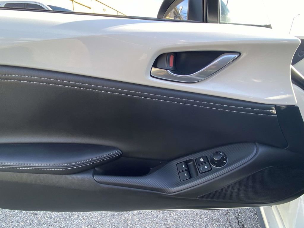 Used 2024 MAZDA MX-5 Miata Club image 9