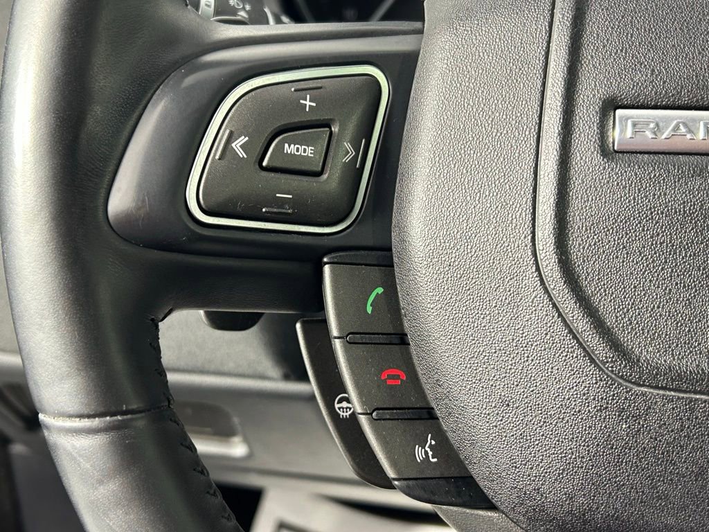 Used 2017 Land Rover Range Rover Evoque SE Premium image 29